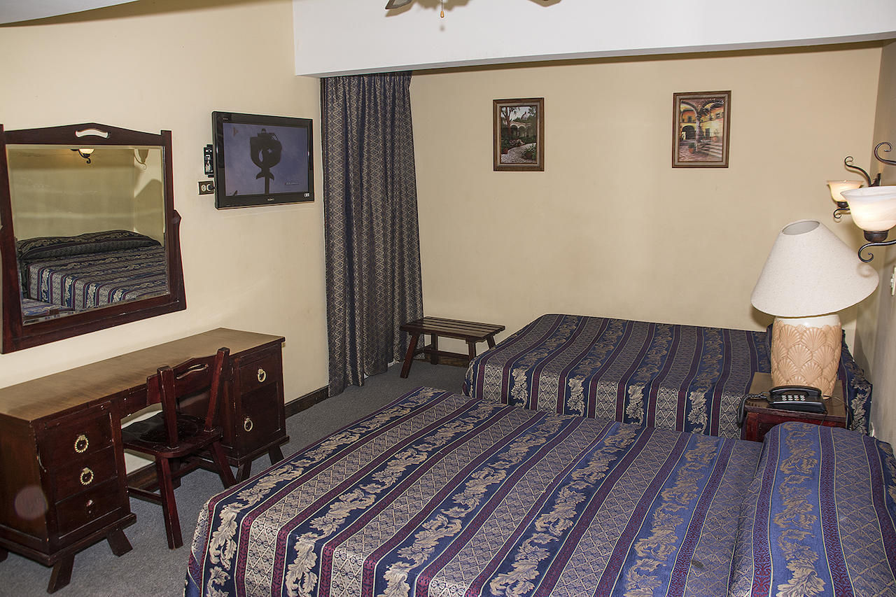 Hotel Roma Durango Ruang foto